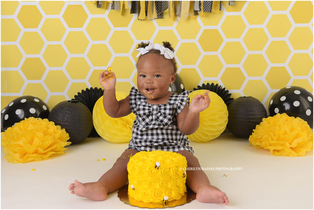 bumble bee themed cake smash session in Baton Rouge, LA with Cherilyn Haines Photography