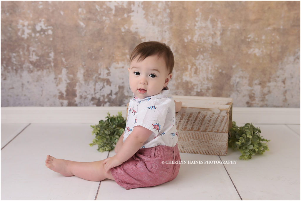 9 month portraits in baton rouge, louisiana with cherilyn haines photography