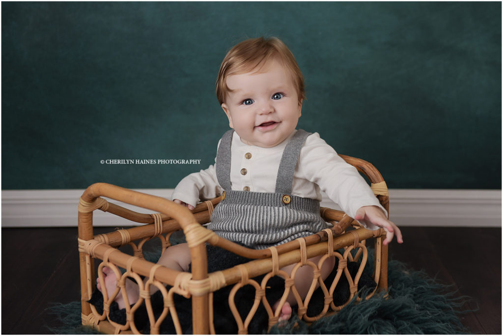 6 month portraits in baton rouge, louisiana with cherilyn haines photography