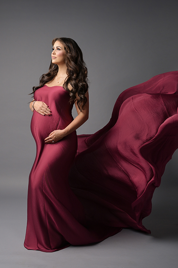soft and glamorous maternity portrait in Baton Rouge by a luxury photographer