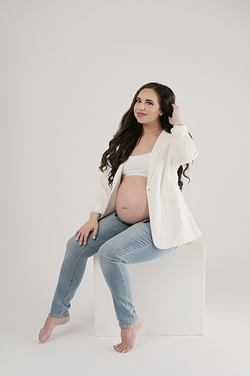 Artistic motherhood maternity portrait in Baton Rouge studio